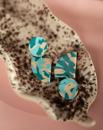 Wiszące asymetryczne sztyfty, Dwie Gliny