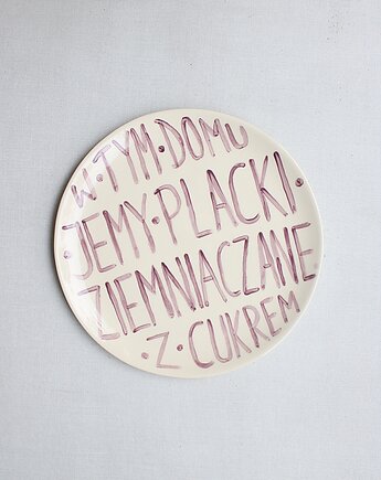 Talerz z napisem placki ziemniaczane z cukrem, m2k studio