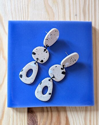 Kolczyki wiszące nakrapiane, Strabirabi