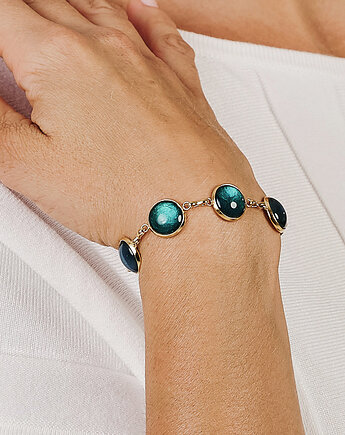 Pozłacana bransoletka w perłowym odcieniu szmaragdu, Artseko