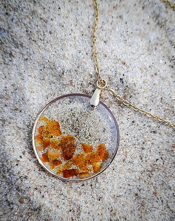 Zawieszka z bursztynem, Figa handmade accessories