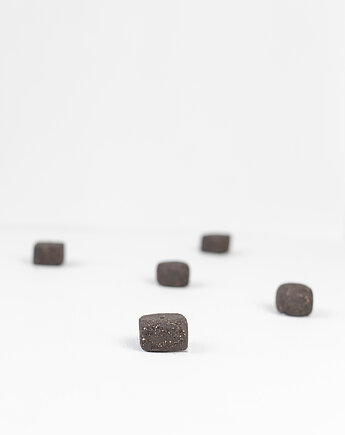 Micropodstawka na kadzidełko - kuro kemuri, fright.studio