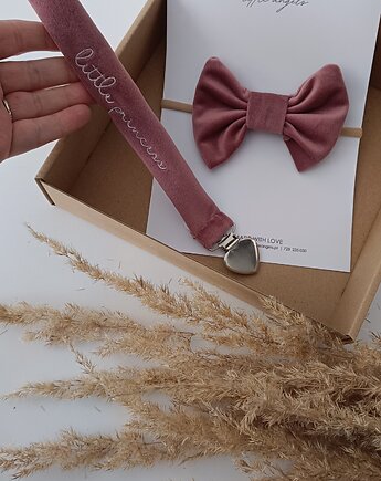 Zestaw prezentowy kokardka + zawieszka do smoczka (kolory, wzory, haft), Little Angels