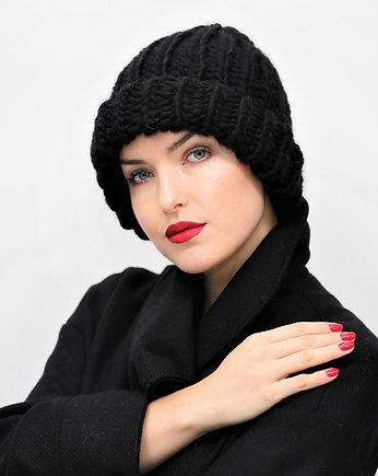 Czarna zimowa wełniana czapka, woolbyAnn