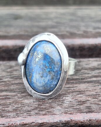 Lapis lazuli - pierścionek regulowany, po drugiej stronie lustra