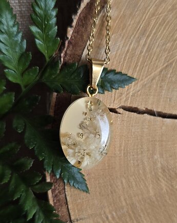 Złoty wisiorek retro beżowy delikatny kobieca zawieszka, zkwiatem