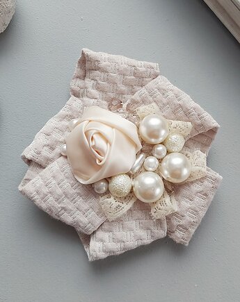 Wytworna broszka z perłami, vestirse!