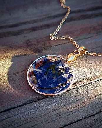 Wisiorek z czarnymi płatkami, Figa handmade accessories