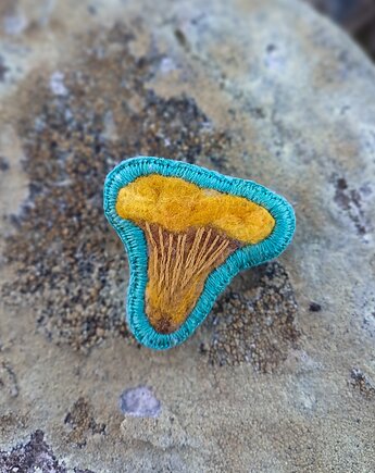 Przypinka z grzybem, Splot tapestry