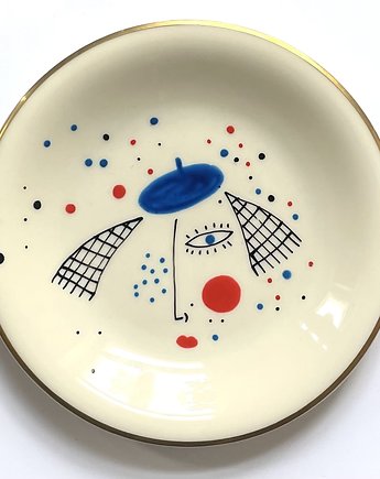 French Girl, arent plates
