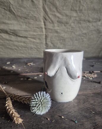 Kubek cycuszki na kawę, kubek Rzeźba, kubek polne kwiaty, kubek kobieta, Fiona Ceramics