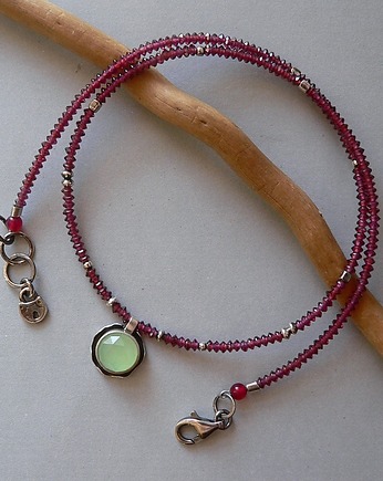 - seledynowy agat i granaty- naszyjnik -, Emilia Woźniak