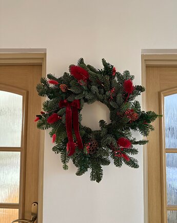 Duży Świąteczny wianek czerwień ruskus, Łąka