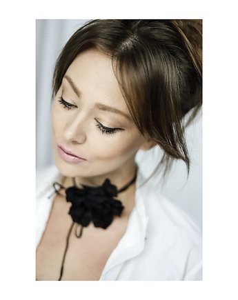 Czarny choker z jedwabiu, Celina Parysów