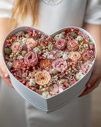 Średni flower box serce z suszonych i stabilizowanych roślin, Projekt wianki