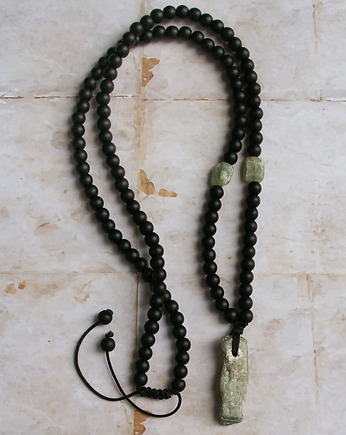 S A L E : UNIKAT: kyanit zielony, onyks - naszyjnik męski / unisex, kaktusia