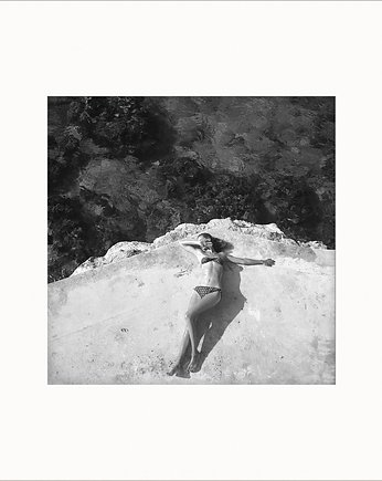 Kobieta na klifie- zdjęcie z passe-partout, Galeria LueLue