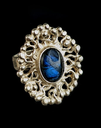 Labradoryt w srebrnych gałązkach