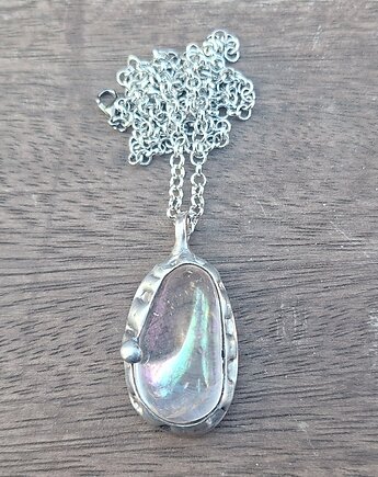 Lód - wisiorek, po drugiej stronie lustra