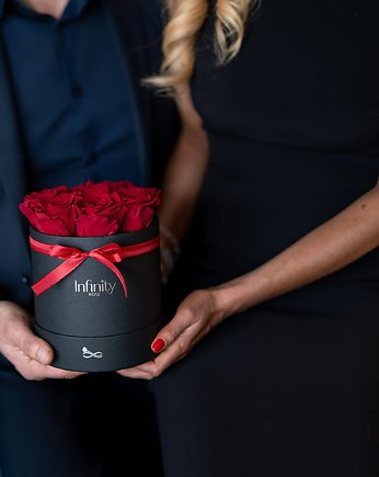 Czerwone wieczne róże w czarnym dużym flower boxie, Infinity Rose