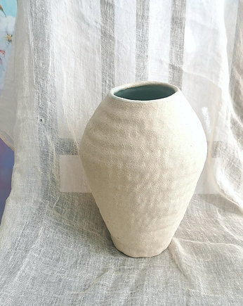 Ceramiczny wazon, I N I C A