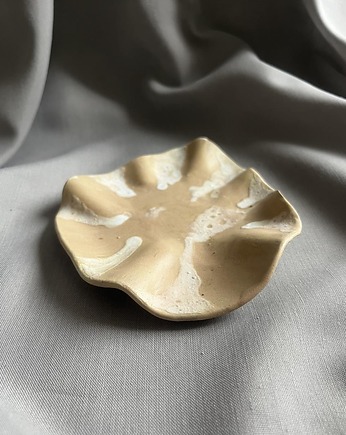Podstawka ceramiczna na biżuterię Organic3, Gleeme