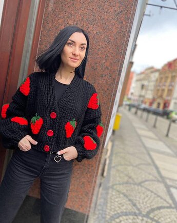 Dzianinowy  kardigan z truskawkami, OKSI_KNIT