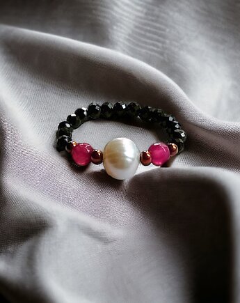Pierścionek : magenta : perła, spinel, agat, kaktusia