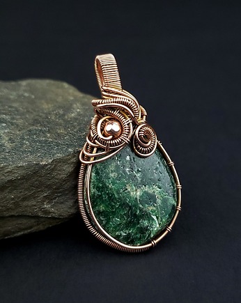 Wisiorek ze szmaragdem, Blue Pearl Art