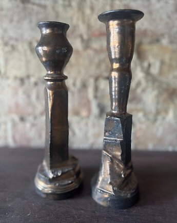 Zestaw dwóch ceramicznych świeczników ołtarzowych , Ogród Syrenich Śpiewów