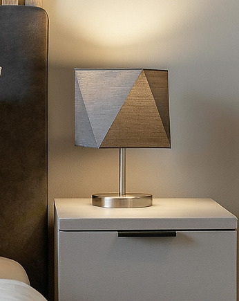 Minimalistyczna lampka nocna do sypialni PASADENA z abażurem, LYSNE