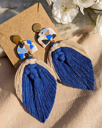 Kolczyki plecione kolorowe piórka listki, biżuteria w stylu boho, Dary Rusałki