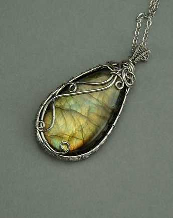 Duży wisior złoty labradoryt wire wrapping, Agata Rozanska