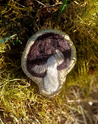 Przypinka z grzybem, Splot tapestry