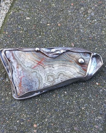 Wysepka - broszka, po drugiej stronie lustra
