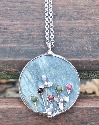 Ogród - wisiorek, po drugiej stronie lustra