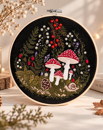 Jesienne muchomory,haft w oprawie ok 20 cm średnicy, Plasun