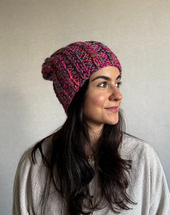 Kolorowa duża czapka beanie z wełną i alpaką, Zasznurowane