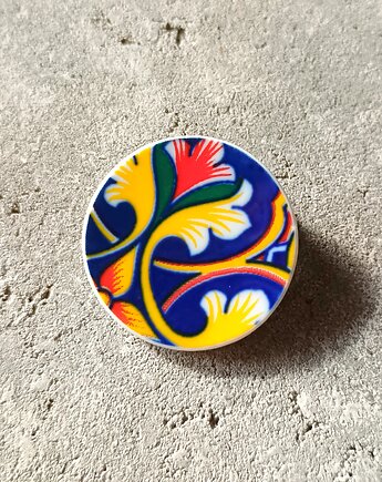 Broszka w orientalne wzory