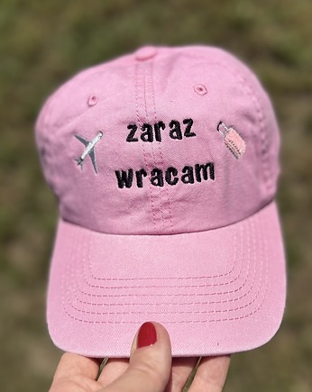 Czapka z daszkiem różowa z haftem "Zaraz wracam", Boski Bajzel