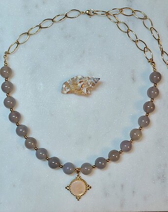 Pudrowa szarość i róż - korale i łańcuch, Studio Gazela