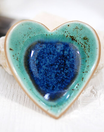 Ceramiczna miseczka serce na biżuterię i obrączki, 10FingersArt