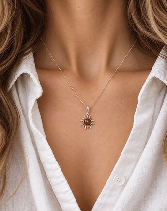 Naszyjnik z Wisiorkiem w Kształcie Słońca, Bursztyn Bałtycki i Srebro 925, Amber Charm