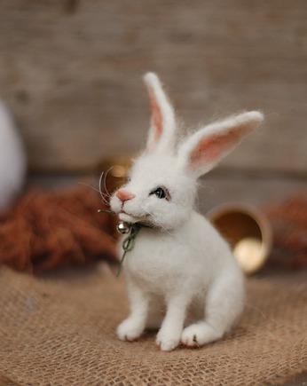 Biały Króliczek I, BoboLobo Handicraft