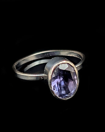 Pierścionek iolit w czerni srebra, Pracownia Neores