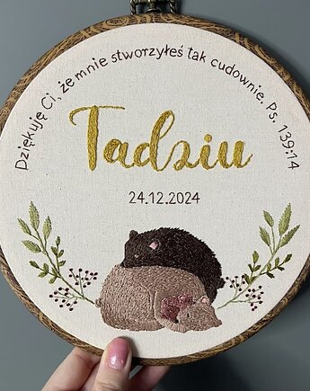 Tamborek haftowany, metryczka, narodziny, obrazek do pokoju dziecięcego, Boski Haft