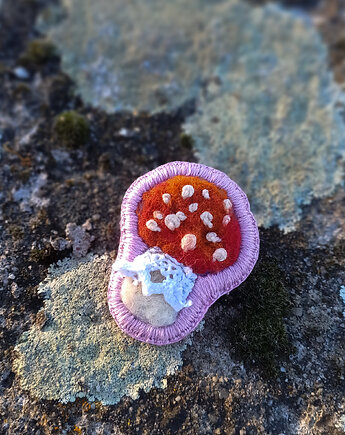 Przypinka z grzybem, Splot tapestry