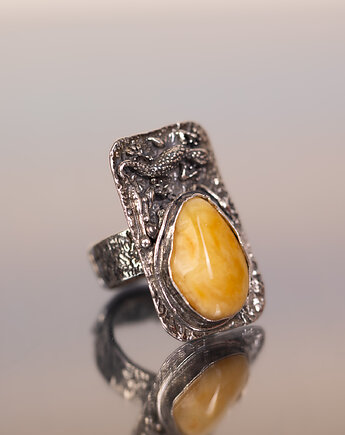 Pierścionek z jaszczurką bursztyn miodowy, Andorii by Baco