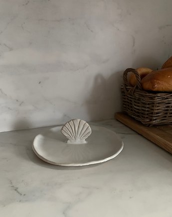 Ceramiczna Patera z Muszlą na Ciasto & Owoce Pearl White, Maison Fragile