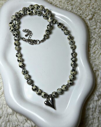 Miej w sercu spokój i luz z tym naszyjnikiem z jaspisem dalmatyńskim, Blask Natury